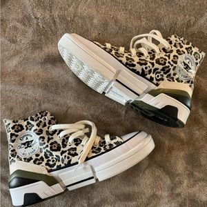 Size 7 Converse High Tops